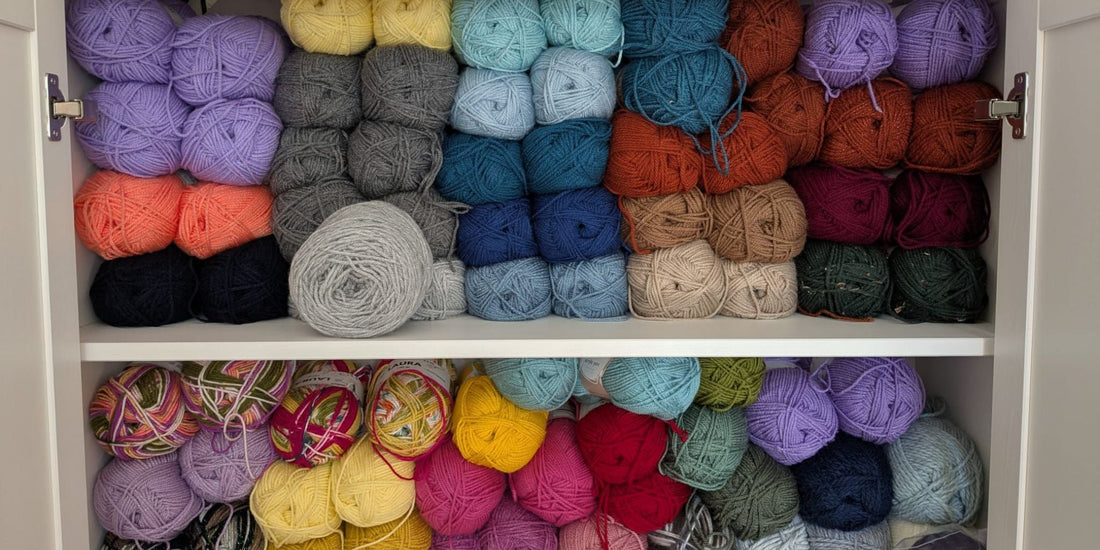 Help! Welke sjaal kriebelt niet? De verschillen tussen acryl, wol, polyester en viscose uitgelegd
