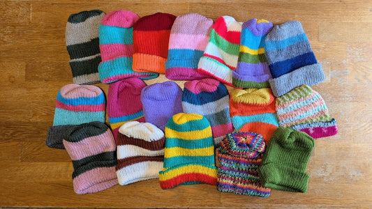 Gebreide mutsen voor het goede doel: Warmte geven, warmte ontvangen.