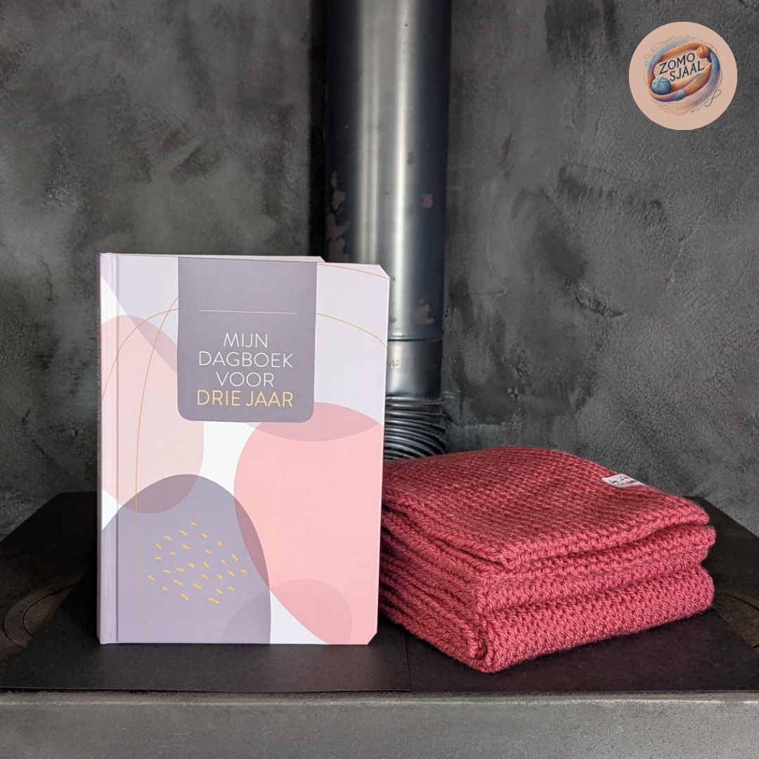 Handgebreide Cadeauset Sjaal van Acryl + Mijn Dagboek voor 3 jaar ZoMoSnaxle